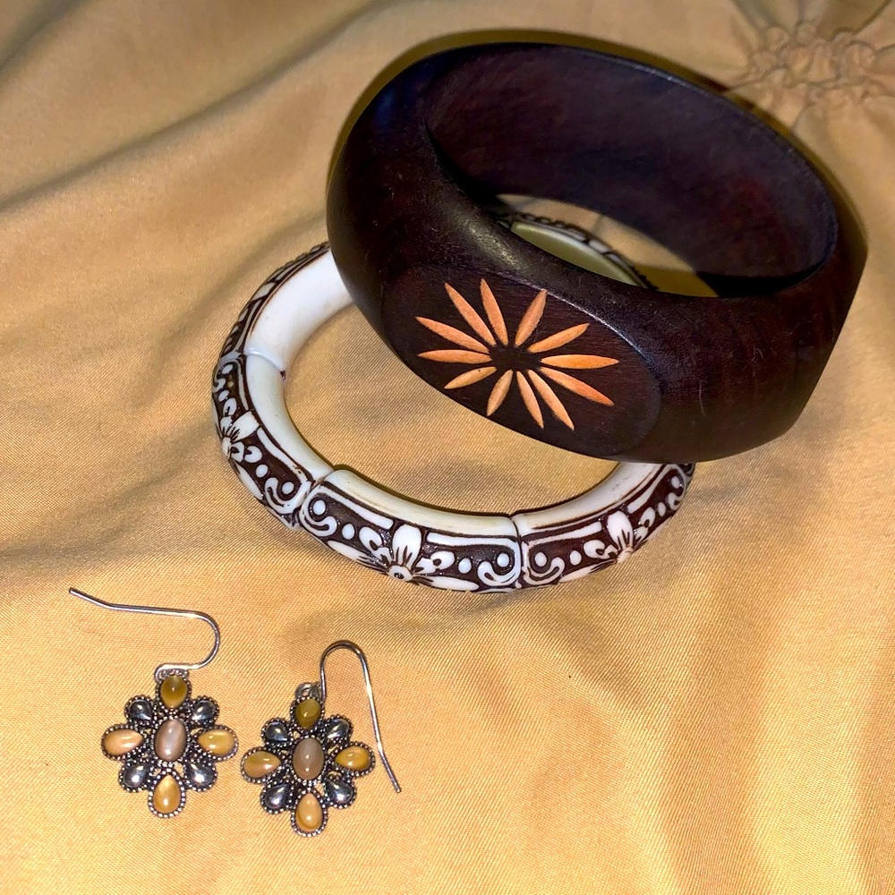 Jewelry bundle || 2 bracelets and earrings